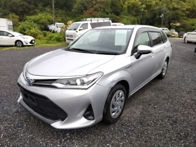 5618 Toyota Corolla fielder NKE165G 2018 г. (LUM Kobe Nyusatsu)